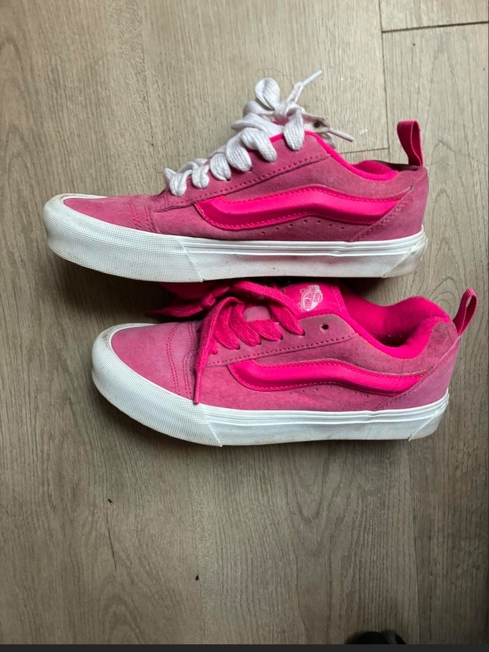 Vans Old Skool Low Top Sneakers in Bright Pink Size 7 Women 5.5 Mens